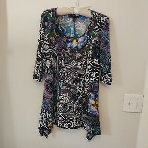 Antthony Black and White Asymmetrical 3/4 Sleeve Tunic